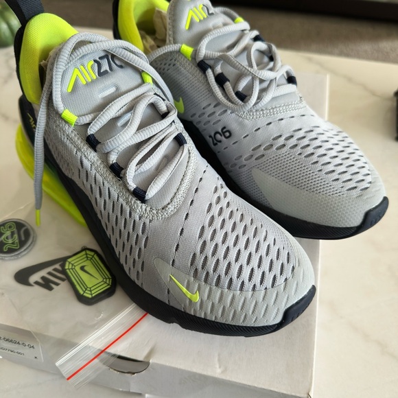Nike Air Max 270 Wolf Gray and Volt - Picture 1 of 3
